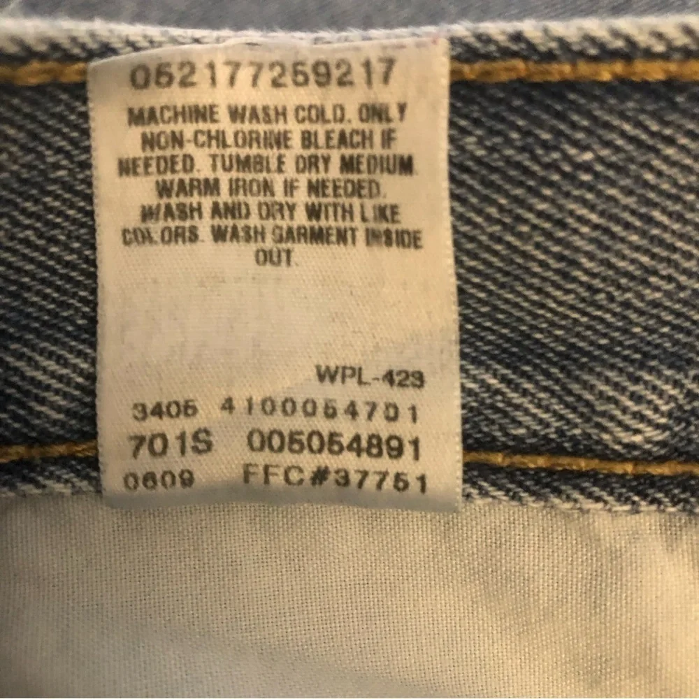 Levi’s 505 regular fit denim jeans. Size 38.